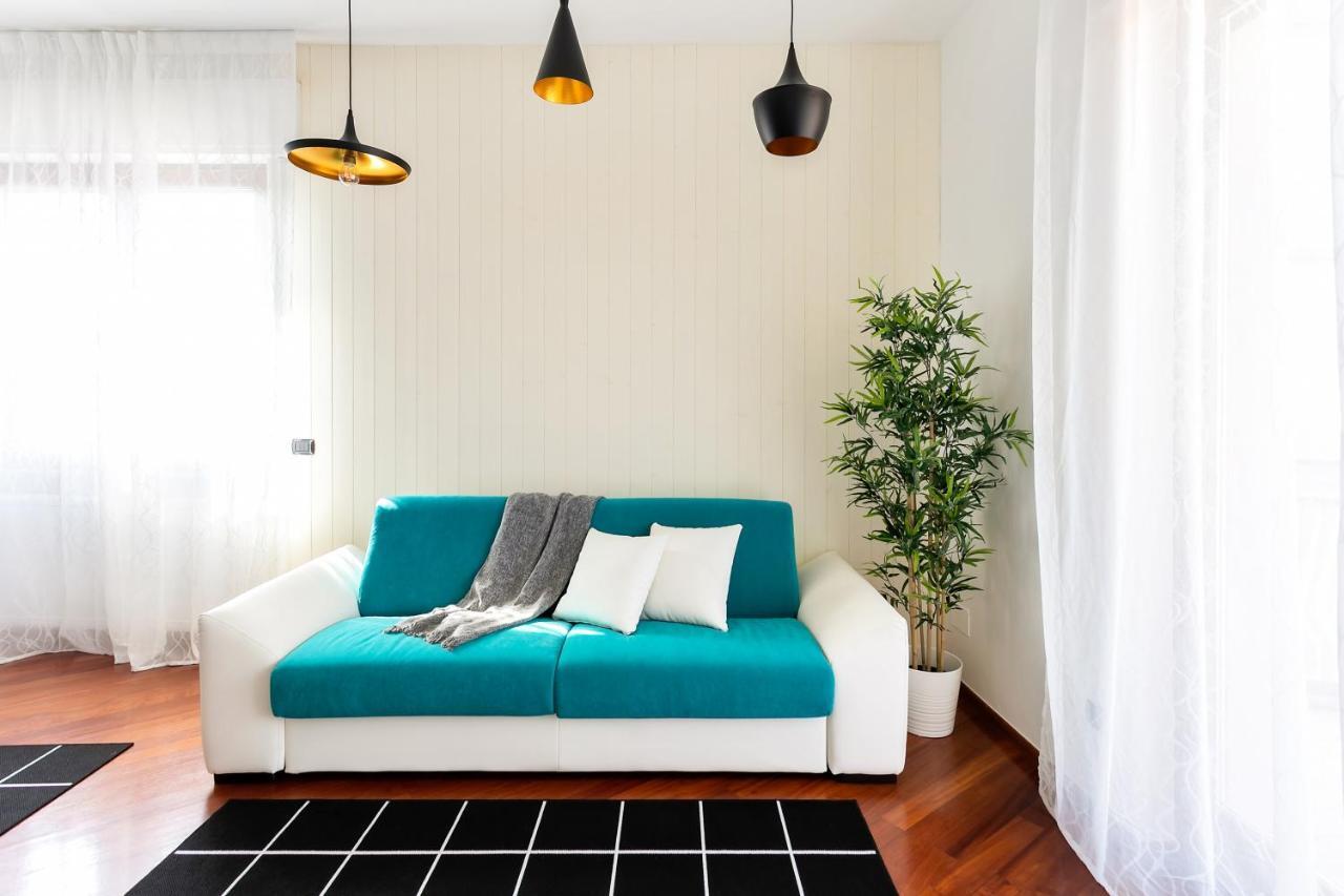 Santa Chiara Apartment By Myhomeincomo Luaran gambar