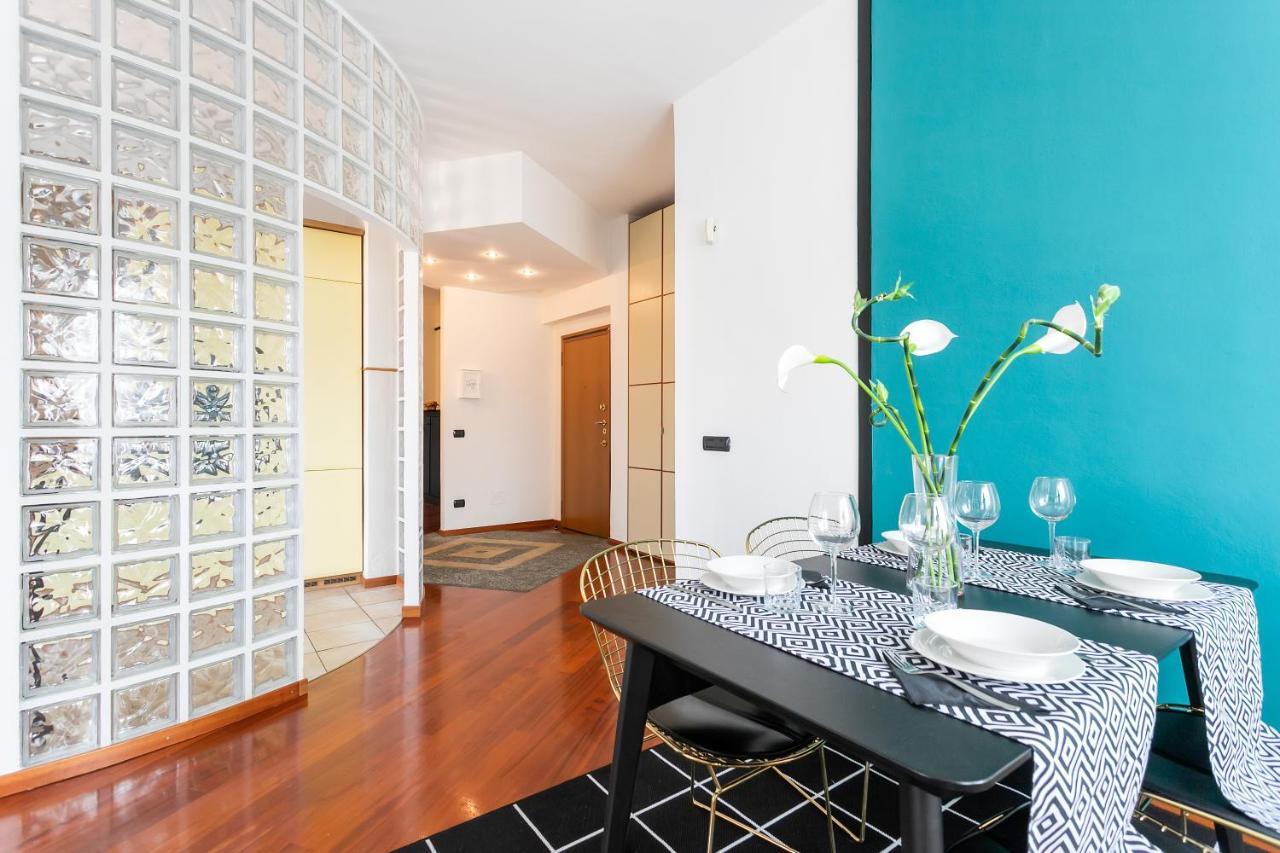 Santa Chiara Apartment By Myhomeincomo Luaran gambar